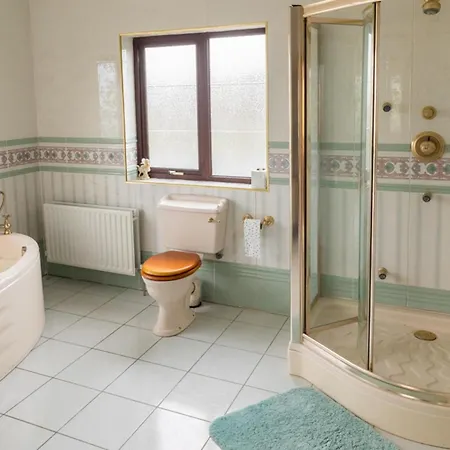 Sleeps 16 House With Pet Friendly Garden Nyaraló Keenagh