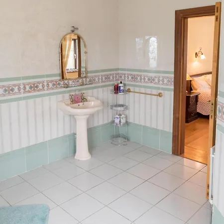 Spacious House In Beautiful Malin Head *