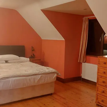 Sleeps 16 House With Pet Friendly Garden 펜션 *