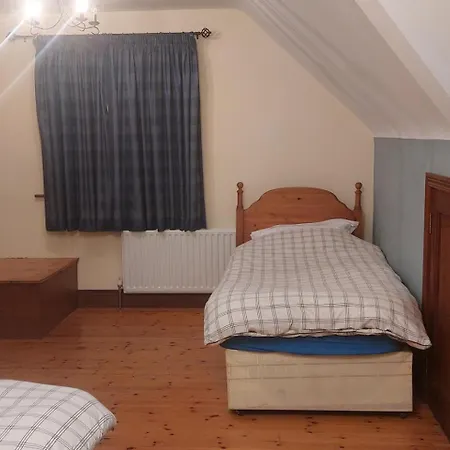 Sleeps 16 House With Pet Friendly Garden 펜션 Keenagh